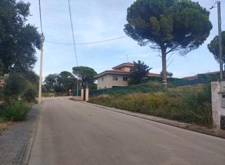 Terreny residencial a Carrer gironés 50. Parcela de 988m2 en urb.king park de sils