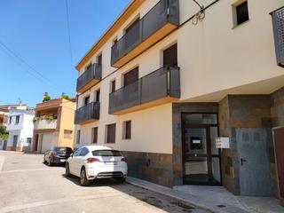 Aparcament cotxe a Carrer església 2. Parking en el centro de riudarenes