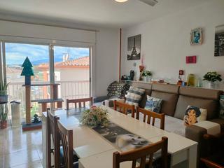 Pis  Carrer major. Piso de 4 hab. en elc entro de sils