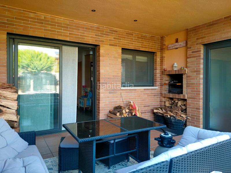 Foto 016654d6-b9b7-4c99-99d2-5c42070f2e14. Maison jumelée avec cheminée chauffage parking dans Sils