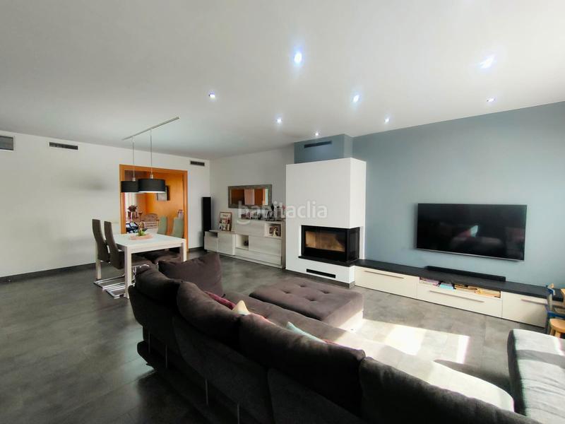 Foto 06ab3635-6535-4f4f-ac5b-e516b8e37de3. Maison jumelée avec cheminée chauffage parking dans Sils