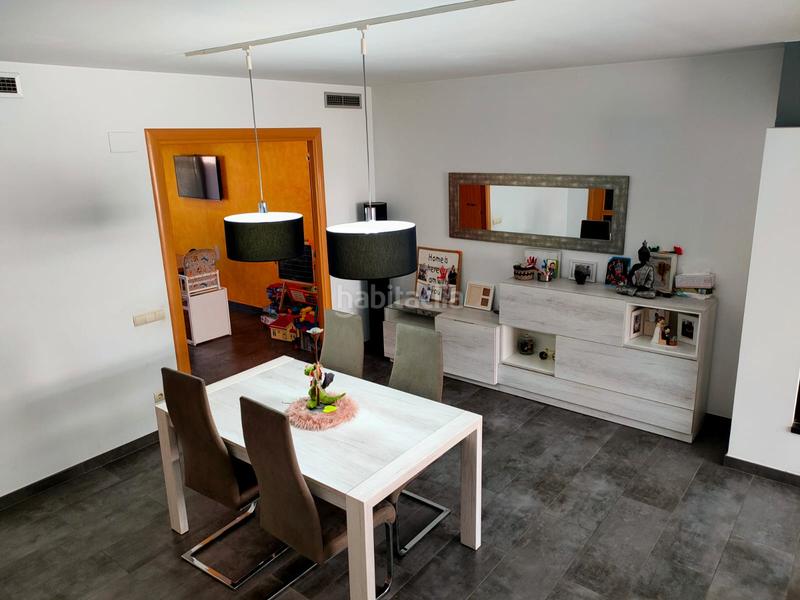 Foto 5d716182-abaa-41e1-993e-9ab8310f7d98. Maison jumelée avec cheminée chauffage parking dans Sils