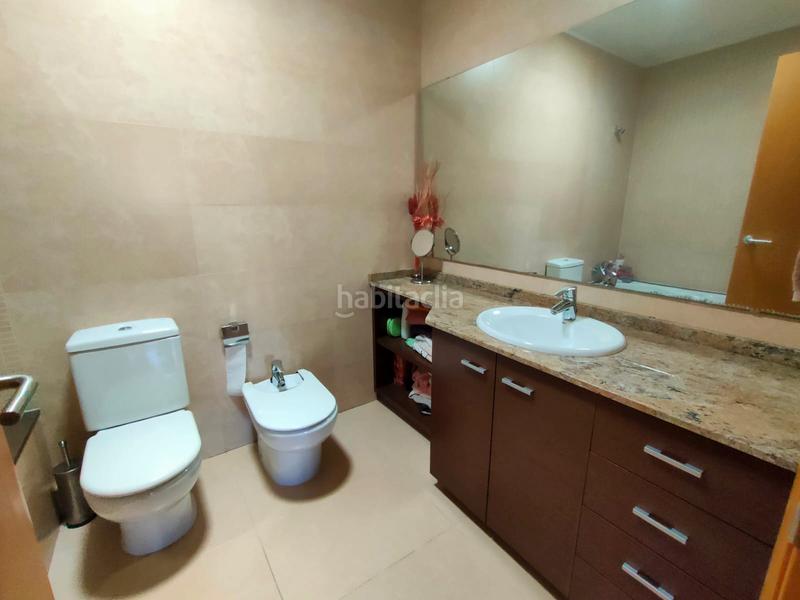 Foto e1c8c5e2-9be0-4ffd-afe5-e2cf7c027411. Maison jumelée avec cheminée chauffage parking dans Sils