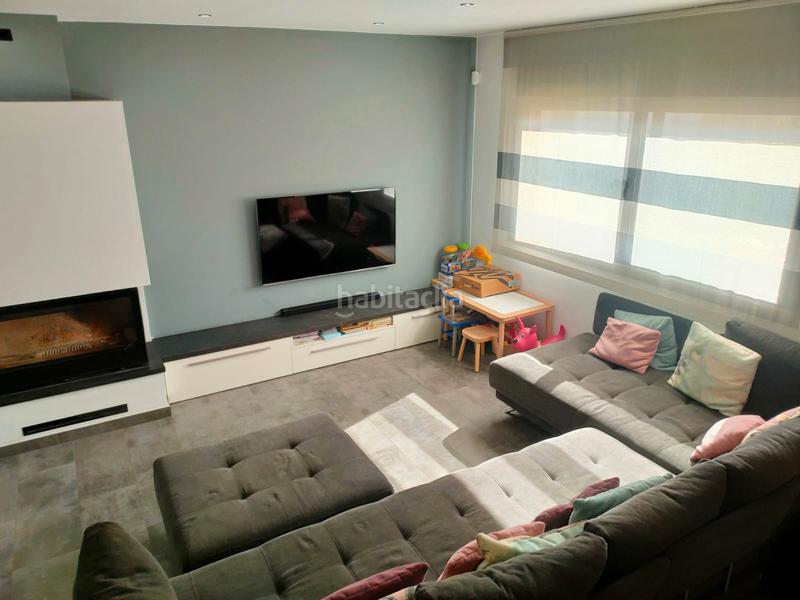 Foto fcc64904-f3f8-41db-8c9c-ed2c72664493. Maison jumelée avec cheminée chauffage parking dans Sils