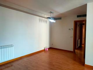 Pis  Carrer major. Piso de 3 hab. y dos baños en el centro de sils