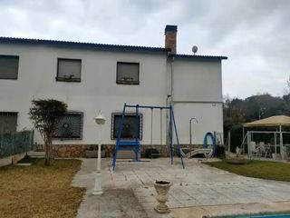 Casa aparellada a Carrer Breda