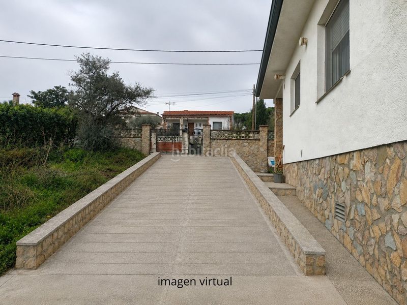 Foto c749e739-becd-4352-9d59-d88be1cfaf2e. Casa amb xemeneia calefacció aparcament a Sils