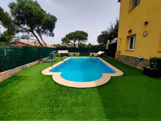 Casa  Carrer cala montg�. Casa unifamiliar en ma�anet de la selva