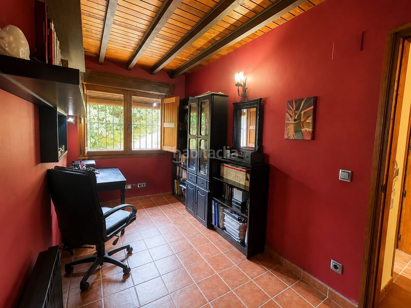 Foto fa7215fa-8e7a-4721-95fe-98f1a646f3d0. Casa amb xemeneia calefacció aparcament a Sils