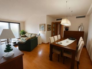 Pis  Carrer major. Piso de 3 hab. y dos ba�os en el centro de sils
