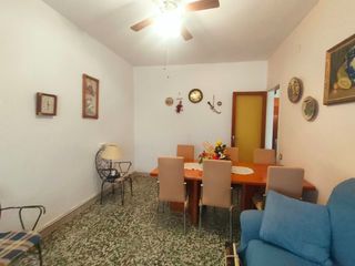 Maison  Carrer josep pla. Casa de 4 hab. en una sola planta en urb.les mallorquines (sils)