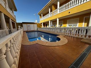 Apartament a Avenida de almoradí 52. Apartamento