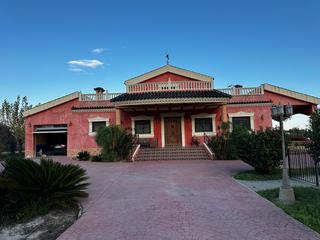 Chalet  Camino viejo de almoradi. Chalet independiente