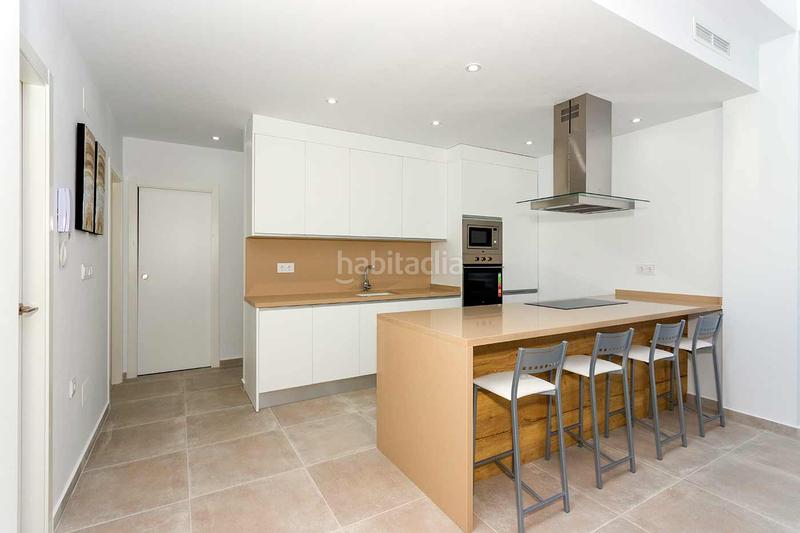 Foto ab92fac6-879e-415f-b9b7-4ec60fb6907d. Casa adossada amb piscina a Daya Nueva