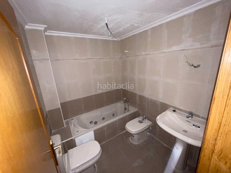 Foto 60e7d8ec-d017-4698-8fb3-0d03d05a228a. Piso en calle enrique tierno galván 15 piso (alicante) en San Isidro