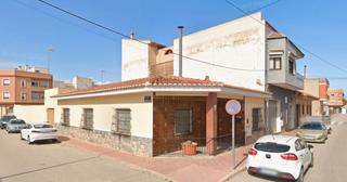 Casa adossada en Avenida de orihuela 26. Casa adosada
