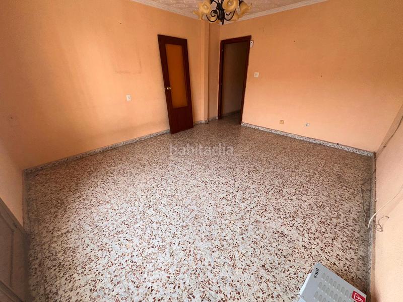 Foto c3121509-eabf-4453-b071-1d3aeddba5d6. Piso en calle virgen de monserrate 11 piso en subasta en Catral