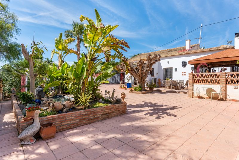 Foto c487d3b6-6841-4fc3-a86d-407f4140d3e0. Chalet en partida la bodega 31 chalet independiente en Daya Nueva