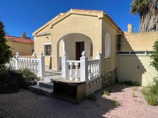 Xalet  Calle luxemburgo 34. Vivienda independiente