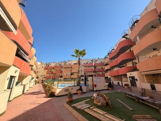 Appartement  Avenida de daya nueva 5. Apartamento con vistas a la piscina
