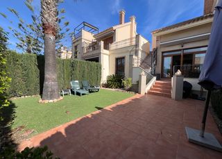 Casa a Calle almoradí 51. Adosado en la finca golf