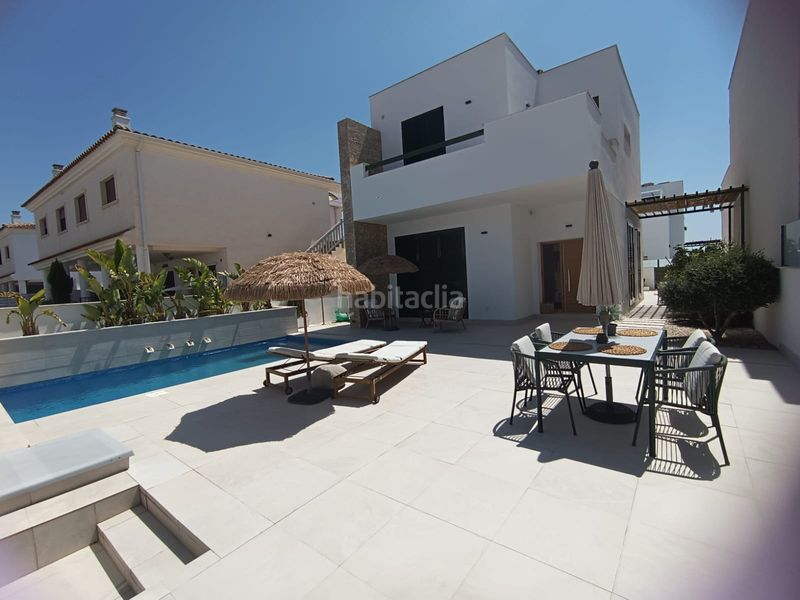 Foto 5fe085c9-619c-4d9c-a0f8-4771900561c4. Chalet en calle manuel de falla 22 chalet independite con piscina en Daya Nueva
