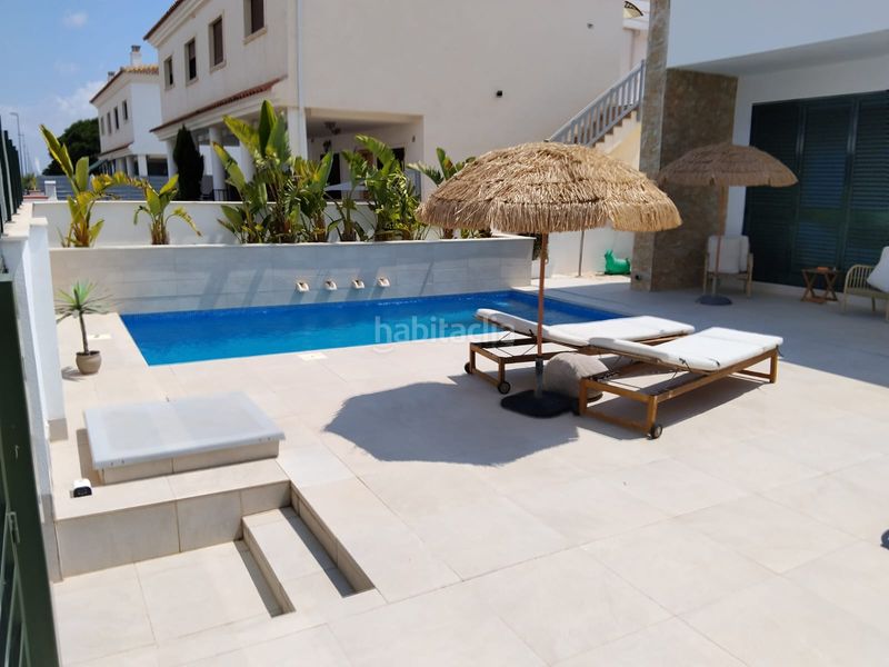 Foto dd747b9b-3628-4fa5-a94b-04a298b49c0c. Chalet en calle manuel de falla 22 chalet independite con piscina en Daya Nueva