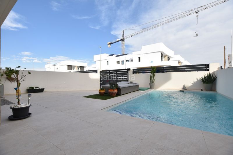 Foto 0a5d1471-6b05-4399-9547-7890eaee189e. Xalet amb calefacció piscina a Montesinos (Los)