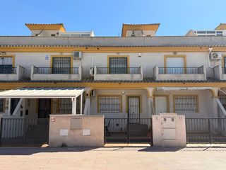 Haus in Avenida de almoradí 81. Duplex en daya nueva
