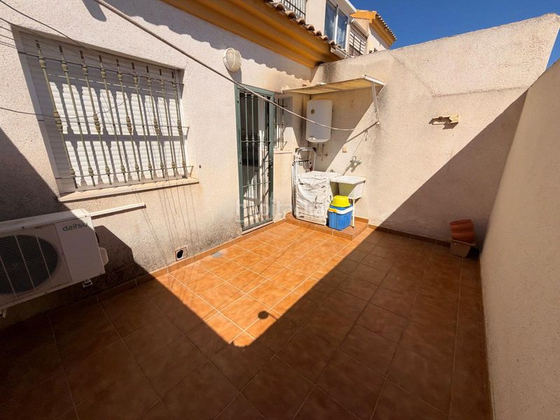 Foto b6ad2922-dc09-47b2-87b2-d0e7522ef543. Casa in avenida de almoradí 81 in Daya Nueva
