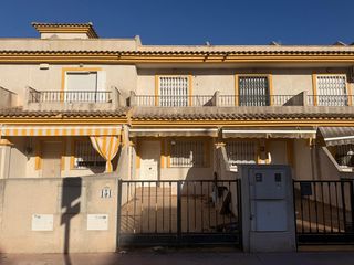 Casa  Avenida de almoradí 151. Adosado para reformar