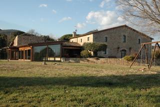 Masia a Breda. Vivienda destinada a personas que quieran vivir en plena natural