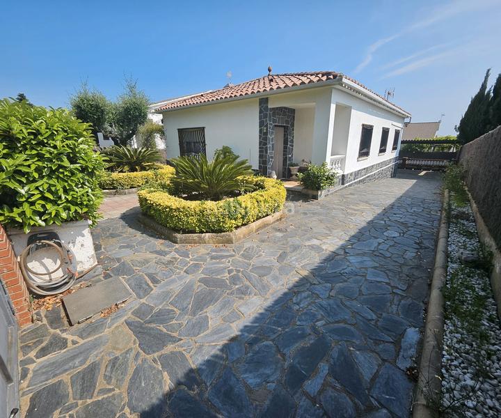 Foto fd933b4f-c184-402f-af43-82dd23f092be. Chalet casa reformada y totalmente en planta en Cànoves i Samalús