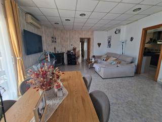 Chalet en Cànoves i Samalús. Orientada al sur con muy buenas vistas!!