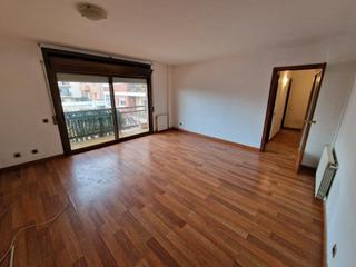 Etagenwohnung  Carrer ramon llull. Todos los servicios a pie de calle