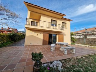 Chalet in Cànoves i Samalús. Gran casa-chalet a tan solo 10 minutos de cardedeu!!