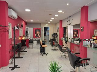 Traspàs Local Comercial a Travessia tomàs rosell 2. Traspaso exclusivo de peluquería / salón de belleza ?