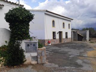 Casa en Partida cabut 33. Unifamiliar (300 m2 construidos) con parcela en ptda. almafra 74