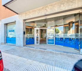 Local commercial dans Carrer de sant pelegr 118. Local en venta en trrega