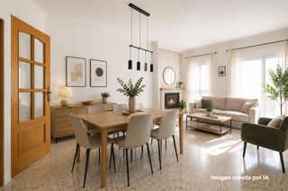 Casa bifamiliare  Carrer de l'empordà. Casa en venta en sabadell