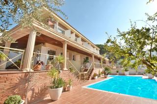 Casa a Carrer el sol 1. Casa en venta en sant fost de campsentelles