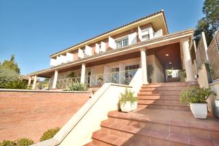 Maison à Carrer el sol 1. Casa en venta en sant fost de campsentelles