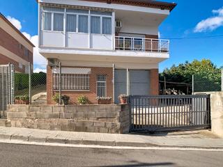 Maison  Carrer de núria 7. Casa en venta en lliçà de vall