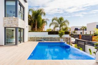 Casa  Segovia. Esplndida villa con vistas al mar  finestrat  125 m2  435000 eu