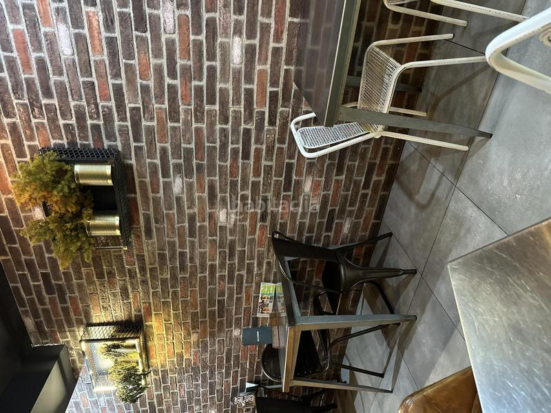 Foto c9f87f3d-1d65-4636-9114-858983a06a18. Rent business premise in El Poble Sec - Parc de Montjuïc Barcelona