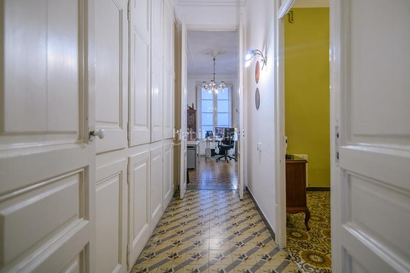 Foto bedad714-dc2f-4916-8026-ad9e8191cf9a. Piso en Raval Barcelona