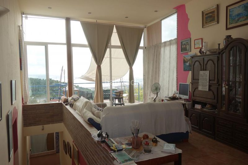 Foto 2b5ca0f5-9372-492d-a836-e43fe82d43fd. Casa amb calefacció aparcament piscina a Levantina - Montgavina - Quintmar Sitges