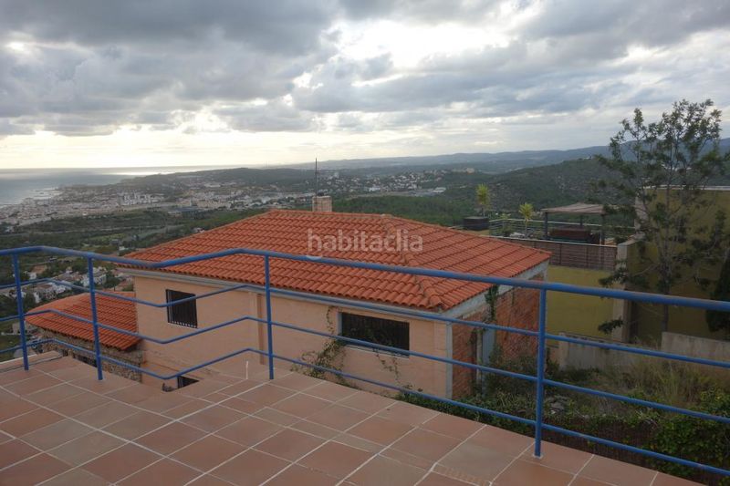 Foto 5ff0aa18-4772-45fe-adf3-7411bbea05f9. Casa amb calefacció aparcament piscina a Levantina - Montgavina - Quintmar Sitges