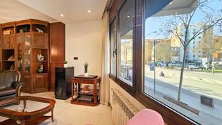 Flat  Meridiana. Junto a estacion de sant andreu !!