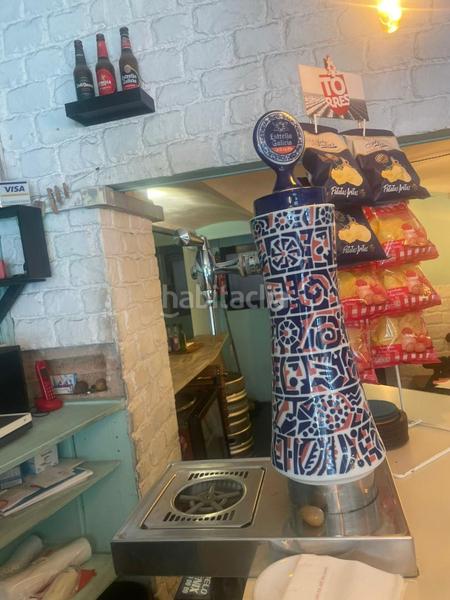 Foto 0a2e8258-0eee-4cd7-9fba-1a00f2182d91. Alquiler local comercial bar con terraza y licencia c2 en zona con mucho paso.traspaso 60 000 euros en Barcelona